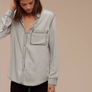 Aritzia Talula Button Up Top size xs